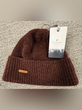Turtlefur Starling beanie in a rich brown/rust red merle color, OS NWT
